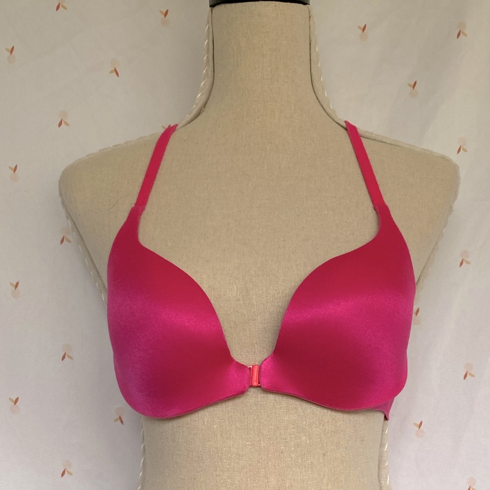 Hot pink Victoria’s secret push up bra
